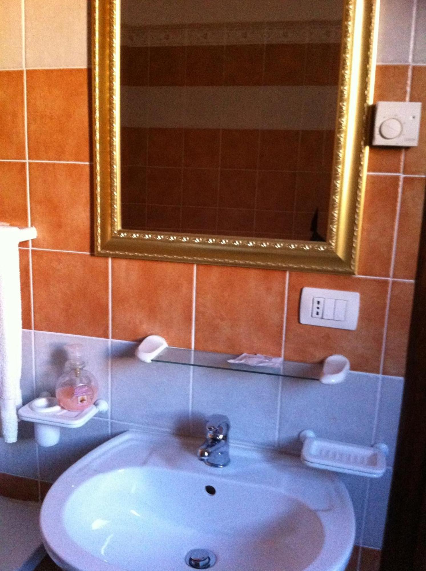 Su Nuraxi Hotel 3*